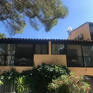 239 Les Salicornes Apartamento